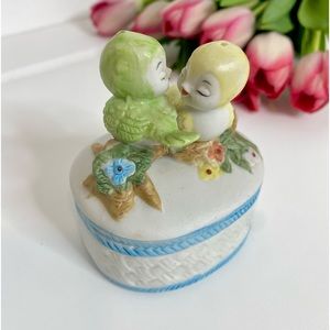 Anthropomorphic Kitschy Cute Vintage Green & Yellow Birdies Bisque Trinket Box